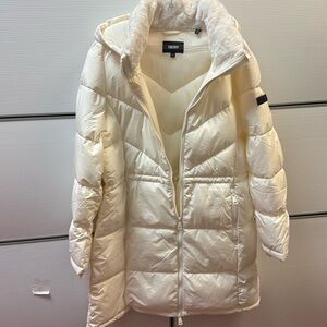 DKNY puffed jacket size xl cream New with tag